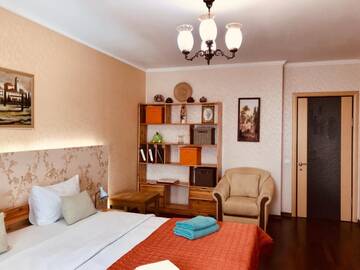 Фото номера Улучшенный трехместный номер Апартаменты Apartment on Hryshka Street г. Киев 12
