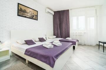 Фото номера Семейный номер с балконом Мини-отель SkyHome Мини-отель г. Киев 5