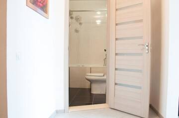 Фото номера Апартаменты-студио Апартаменты Apartment on Bogatyrskaya 6a г. Киев 19