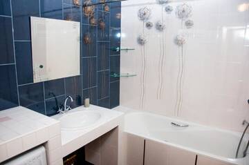Фото номера Апартаменты-студио Апартаменты Apartment on Bogatyrskaya 6a г. Киев 9