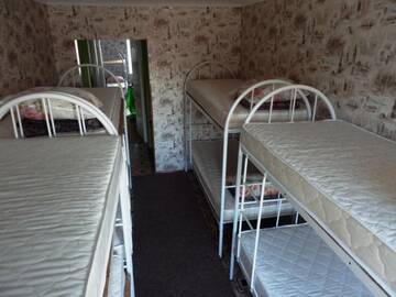 Фото номера Кровать в общем 8-местном номере Хостелы Yourhostel Friend г. Киев 3