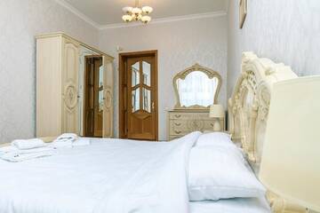 Фото номера Апартаменты с 3 спальнями Апартаменты Apartment Arena City г. Киев 52