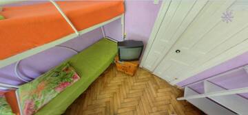 Фото номера Кровать в общем 6-местном номере для женщин Хостелы Yourhostel Olimpiyskiy г. Киев 6