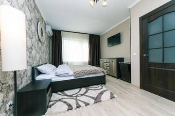 Фото номера Апартаменты Делюкс Апартаменты Poznyaky Apartments Patriotika г. Киев 21