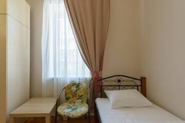 Фото номера Одноместный номер с общей ванной комнатой Хостелы Hostel Garden г. Киев 5