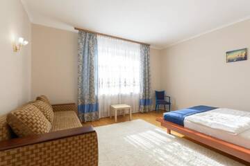 Фото номера Семейный номер с общей ванной комнатой Хостелы Hostel Garden г. Киев 6