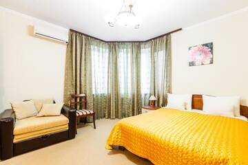 Фото номера Улучшенные апартаменты Апартаменты Near Airport Apartments г. Киев 41
