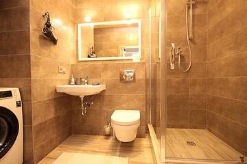Фото номера Апартаменты-студио «Предславинская улица 53» Апартаменты Inn Home Apartments - Ocean Plaza area г. Киев 2