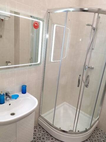 Фото номера Апартаменты с балконом - ул. Барбюса, 51/1a Апартаменты Inn Home Apartments - Ocean Plaza area г. Киев 8