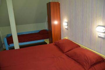 Фото номера Небольшой двухместный номер с 2 отдельными кроватями Хостелы Hostel Darnitsa1 г. Киев 3