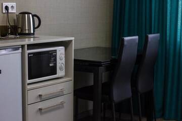 Фото номера Улучшенный номер с диваном Апартаменты Solo Apartment Ahmatovoy г. Киев 25