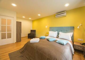 Фото номера Апартаменты с 1 комнатой, кухней и балконом Апарт-отели Partner Guest House г. Киев 2