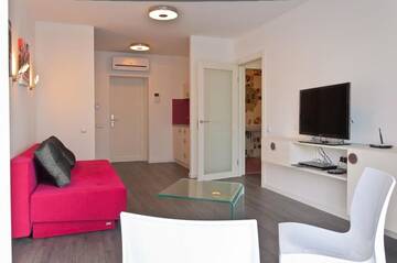 Фото номера Стильные апартаменты с 1 спальней и панорамным видом Апарт-отели Partner Guest House г. Киев 6