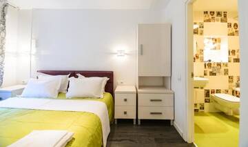 Фото номера Уютные апартаменты с 1 спальней и балконом Апарт-отели Partner Guest House г. Киев 4