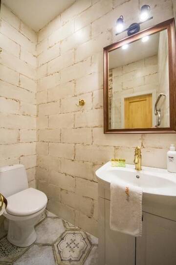 Фото номера Апартаменты с балконом и окном - Крещатик, 29 Апартаменты Central Dayflat Apartments г. Киев 5