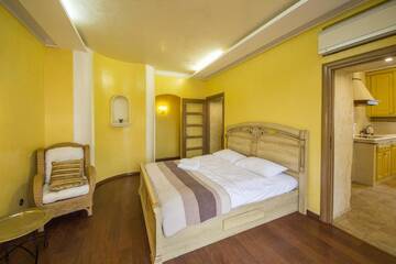 Фото номера Апартаменты - ул. Прорезная, 10 Апартаменты Central Dayflat Apartments г. Киев 2