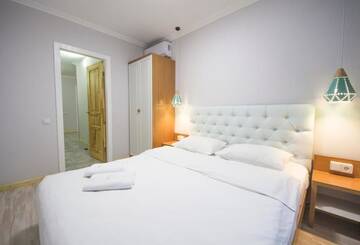 Фото номера Апартаменты с 2 спальнями - ул. Шелковичная, 46/48 Апартаменты Central Dayflat Apartments г. Киев 2