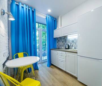 Фото номера Апартаменты с балконом Апартаменты Partner Guest House Baseina г. Киев 9