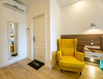 Фото номера Апартаменты с балконом Апартаменты Partner Guest House Baseina г. Киев 6