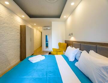 Фото номера Апартаменты с балконом Апартаменты Partner Guest House Baseina г. Киев 7