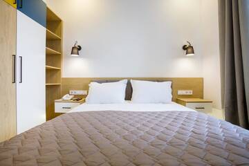Фото номера Двухместный номер Делюкс с 1 кроватью Апартаменты Partner Guest House Baseina г. Киев 3