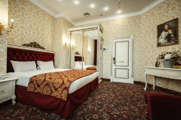 Фото номера Улучшенный двухместный номер с 1 кроватью Отель De Paris Hotel г. Киев 4