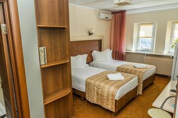 Фото номера Стандартные апартаменты Отель 7 Sky Hotel Klinicheskaya Street (2d entrance) г. Киев 10