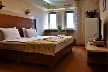 Фото номера Семейные апартаменты Отель 7 Sky Hotel Klinicheskaya Street (2d entrance) г. Киев 3