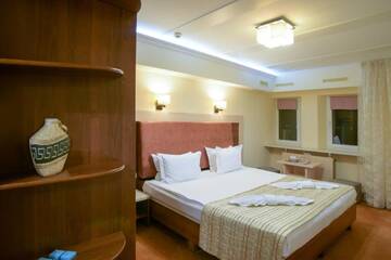 Фото номера Семейные апартаменты Отель 7 Sky Hotel Klinicheskaya Street (2d entrance) г. Киев 8