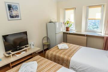 Фото номера Стандартные апартаменты Отель 7 Sky Hotel Klinicheskaya Street (2d entrance) г. Киев 2