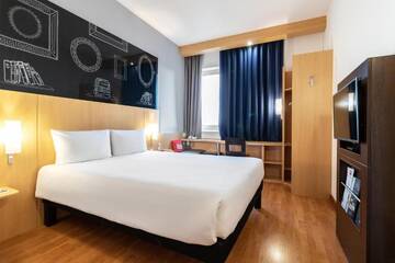 Фото номера Стандартный двухместный номер с 1 кроватью Отель ibis Kiev City Center г. Киев 6