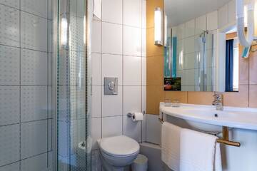 Фото номера Стандартный двухместный номер с 1 кроватью Отель ibis Kiev City Center г. Киев 5