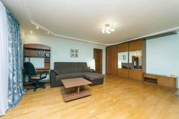Фото номера One-Bedroom Apartment  on Boulevard Lesi Ukrainki 3 Апартаменты Alex Apartments near Kreshatik st г. Киев 4