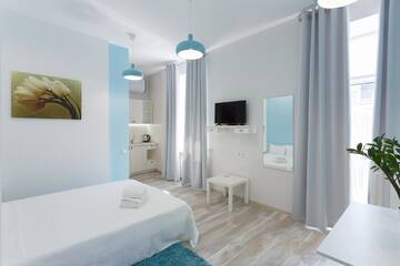 Фото номера Двухместный номер с 1 кроватью и балконом - Baseina street 3 Апарт-отели Basseynaya Apart Hotel г. Киев 7