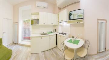 Фото номера Полулюкс с гидромассажной ванной - Baseina street 3 Апарт-отели Basseynaya Apart Hotel г. Киев 12