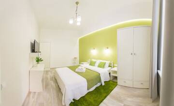 Фото номера Полулюкс с гидромассажной ванной - Baseina street 3 Апарт-отели Basseynaya Apart Hotel г. Киев 2