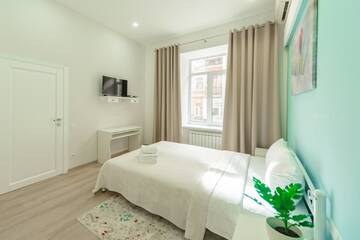 Фото номера Апартаменты с балконом и кухней - Baseina street 5a Апарт-отели Basseynaya Apart Hotel г. Киев 2