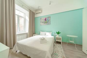 Фото номера Апартаменты с балконом и кухней - Baseina street 5a Апарт-отели Basseynaya Apart Hotel г. Киев 3