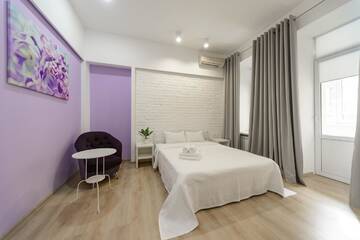 Фото номера Апартаменты с балконом и кухней - Baseina street 5a Апарт-отели Basseynaya Apart Hotel г. Киев 4