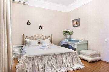 Фото номера Номер Делюкс с 2 спальнями: Baseina street 3 (2 вход) Апарт-отели Basseynaya Apart Hotel г. Киев 2