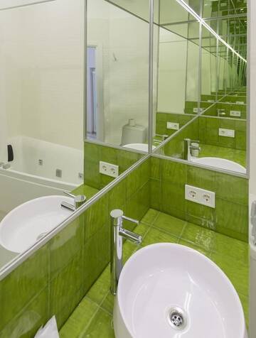 Фото номера Полулюкс с гидромассажной ванной - Baseina street 3 Апарт-отели Basseynaya Apart Hotel г. Киев 3