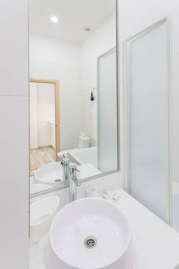 Фото номера Двухместный номер с 1 кроватью и балконом - Baseina street 3 Апарт-отели Basseynaya Apart Hotel г. Киев 9