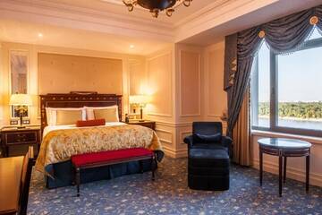 Фото номера Двухместный номер Делюкс с 1 кроватью и видом на реку Отель Fairmont Grand Hotel Kyiv г. Киев 4