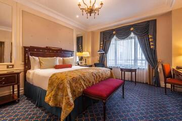 Фото номера Номер Fairmont с кроватью размера &quot;king-size&quot; Отель Fairmont Grand Hotel Kyiv г. Киев 4
