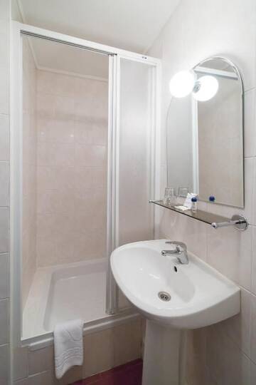 Фото номера Двухместный номер с 2 отдельными кроватями Отель Hotel Express Congress г. Киев 5