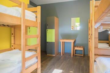 Фото номера Односпальная кровать в общем номере с 6 кроватями Хостелы DREAM Hostel Kyiv г. Киев 2