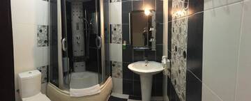 Фото номера Двухместный номер с 1 кроватью или 2 отдельными кроватями, вид на город Отель Отель Нивки Плаза г. Киев 3