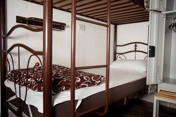Фото номера Кровать в общем номере с 2 кроватями Хостелы Z-Hostel г. Киев 9