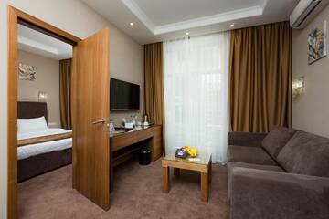 Фото номера Полулюкс Делюкс Отель Crystal Hotel г. Киев 3