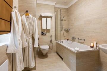 Фото номера Номер-студио Делюкс с кроватью размера &quot;queen-size&quot; Отель Crystal Hotel г. Киев 9
